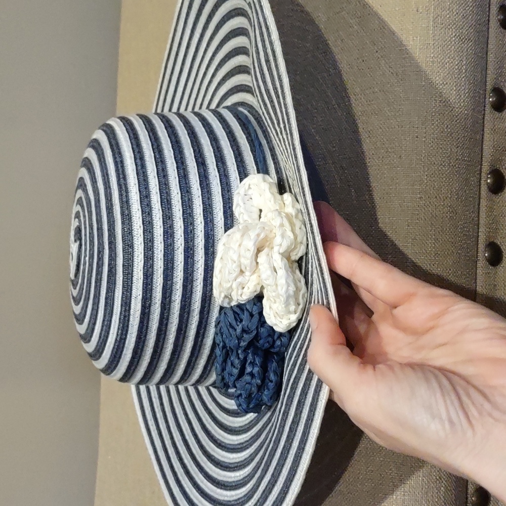 Sun Hat, Wide Brim, Floppy Beach hat, Navy and white, new